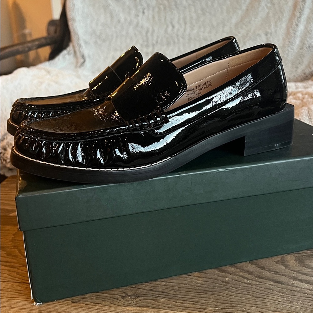 NIB Free People Silent D Lara Loafers Sz 37 US 7 Black Patent Crinkle Vegan